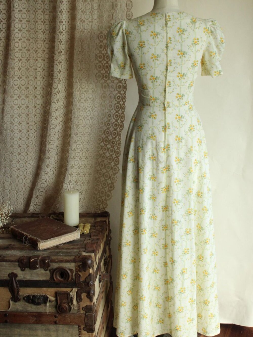 Vintage 1970s Dress, Floral Print Prairie Maxidress with yellow and green flower - Picture 13 of 13